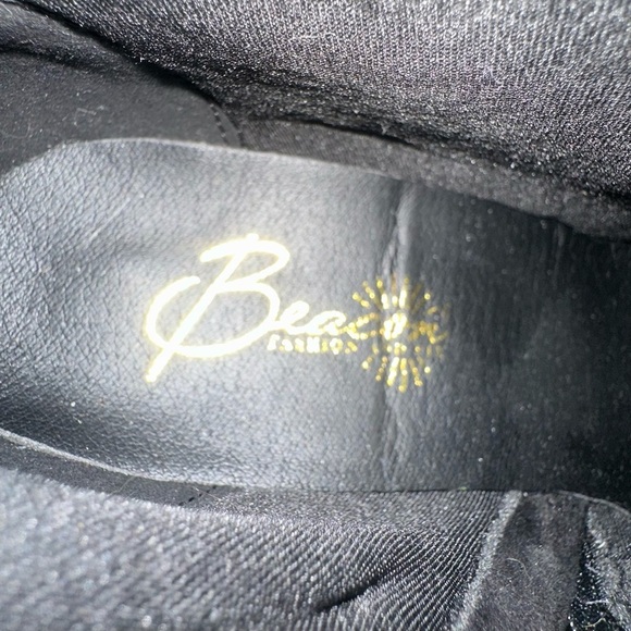 Beacon NWOT Rhinestone Booties Black Size 7 - Picture 5 of 8